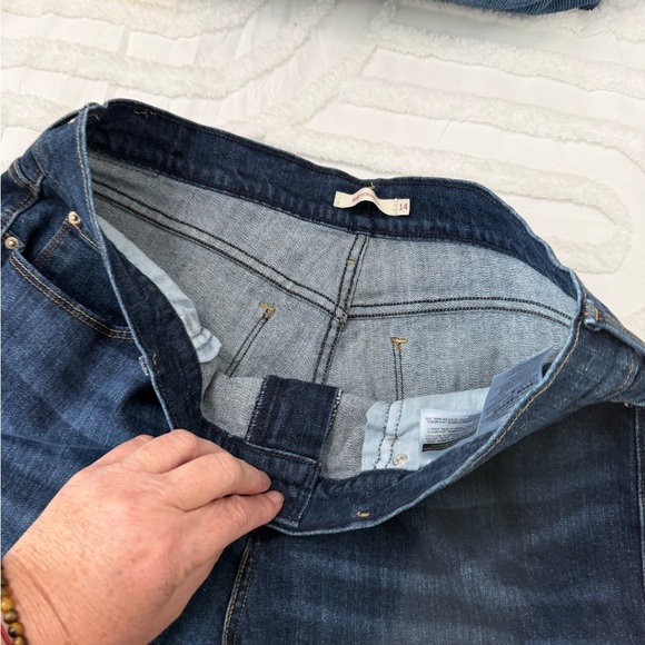 Classic Levi’s 505 Straight Denim Jeans - Picture 2 of 10
